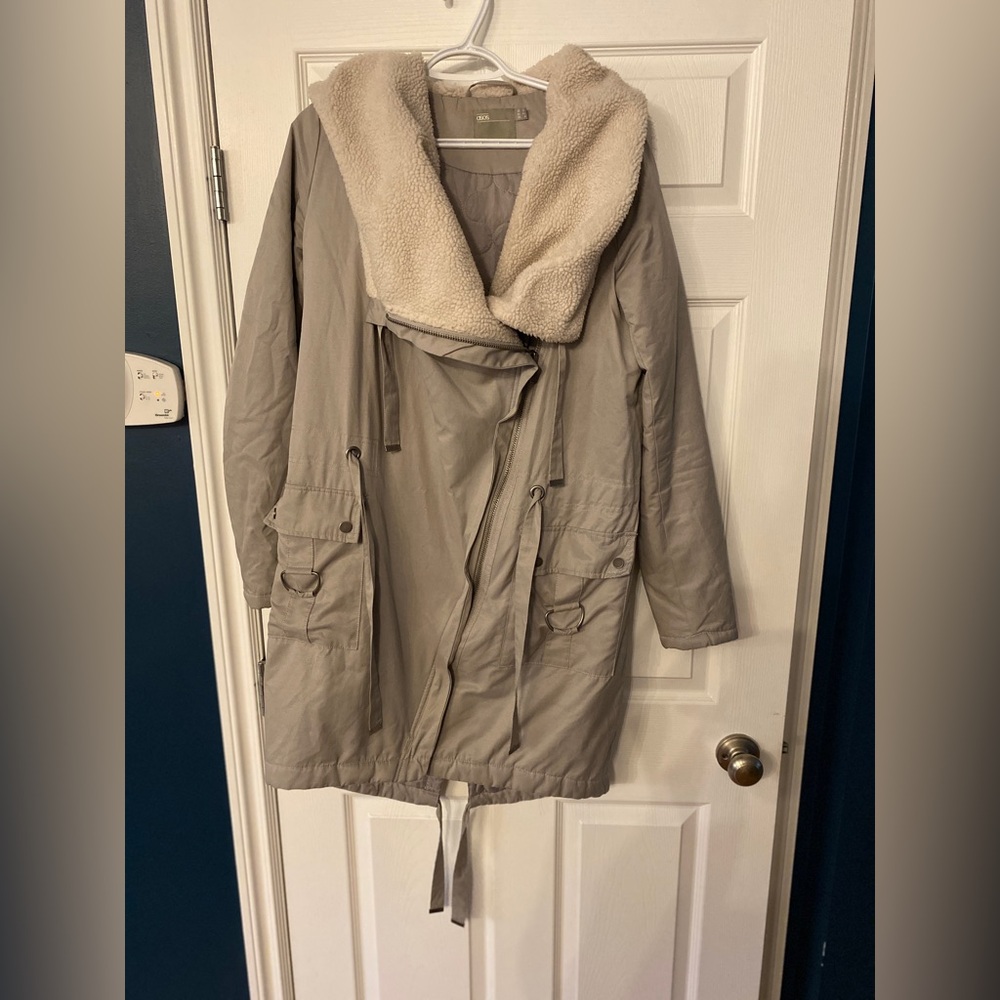 Women's Grey Parka Coat with Faux Fur Collar - Picture 2 of 3